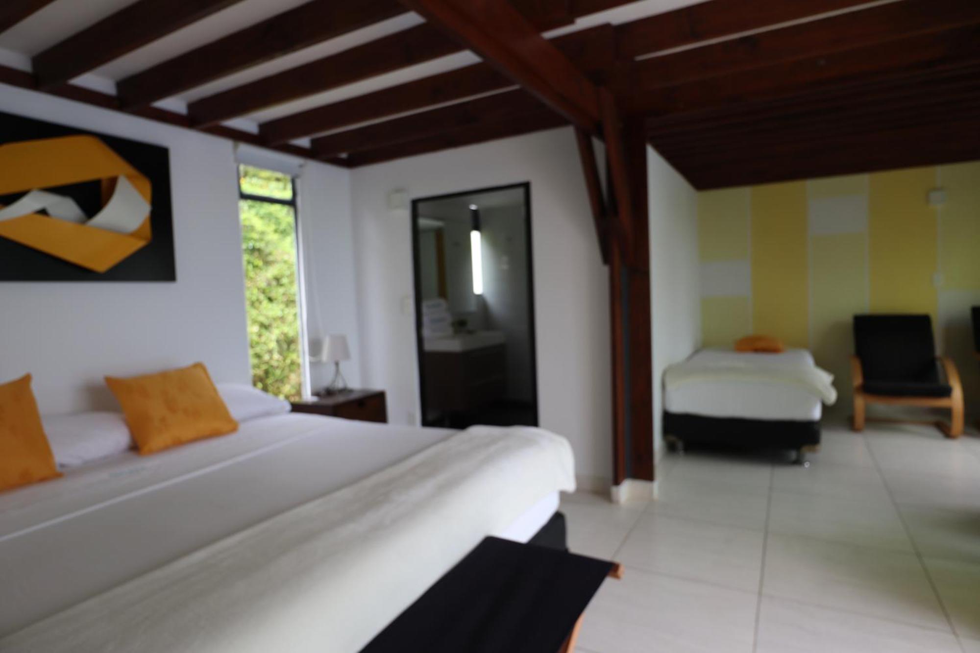 Cerritos Hotel Syvanna Wellness And Spa מראה חיצוני תמונה