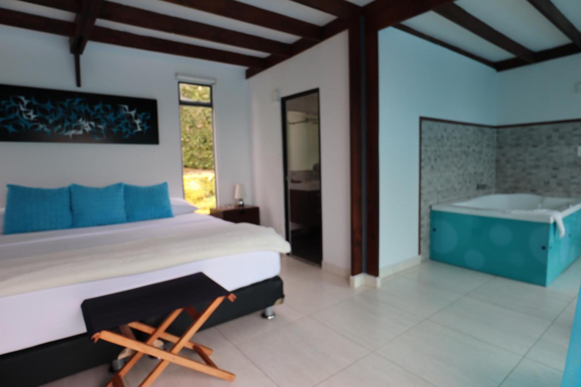 Cerritos Hotel Syvanna Wellness And Spa מראה חיצוני תמונה