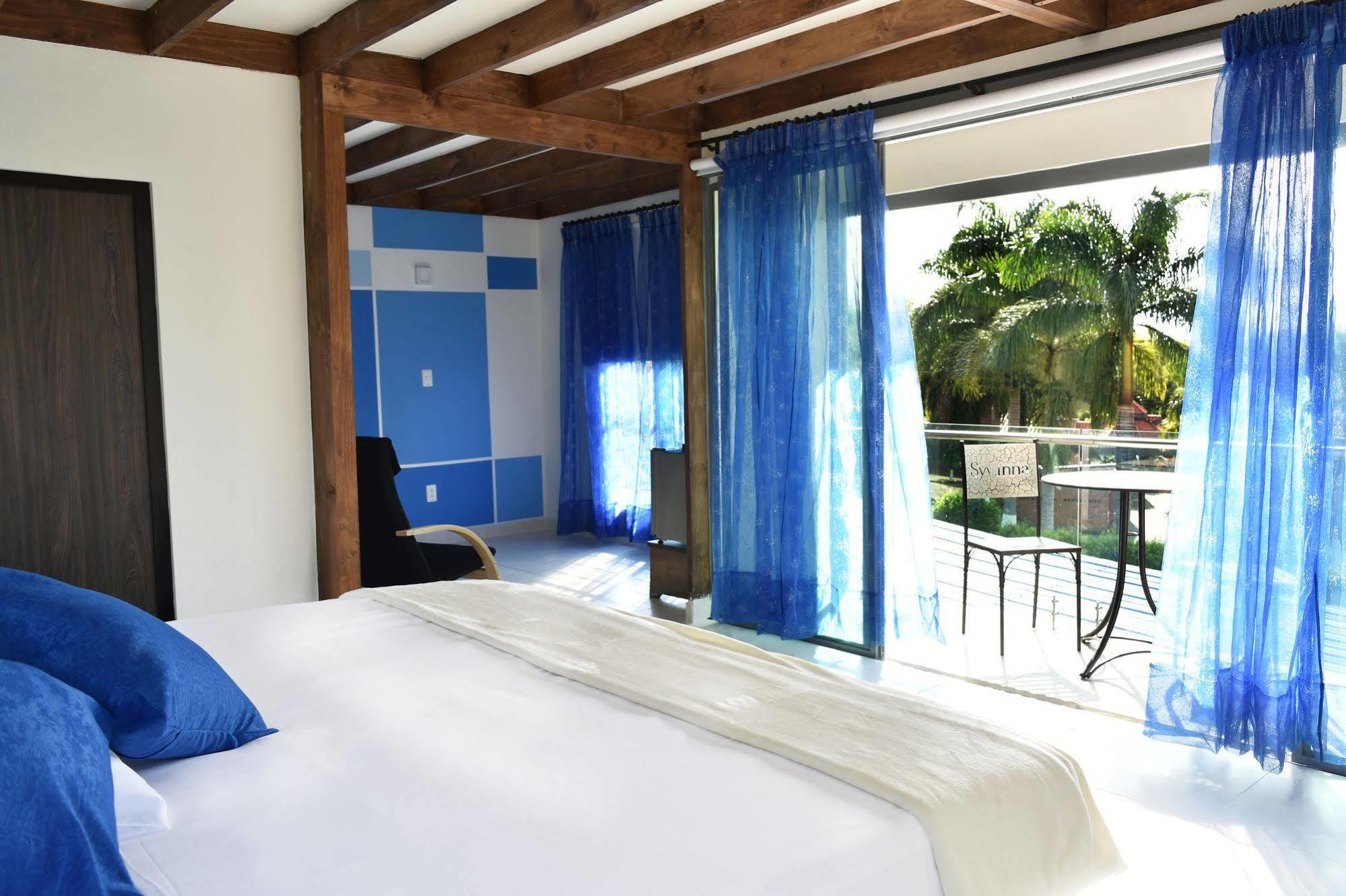 Cerritos Hotel Syvanna Wellness And Spa מראה חיצוני תמונה